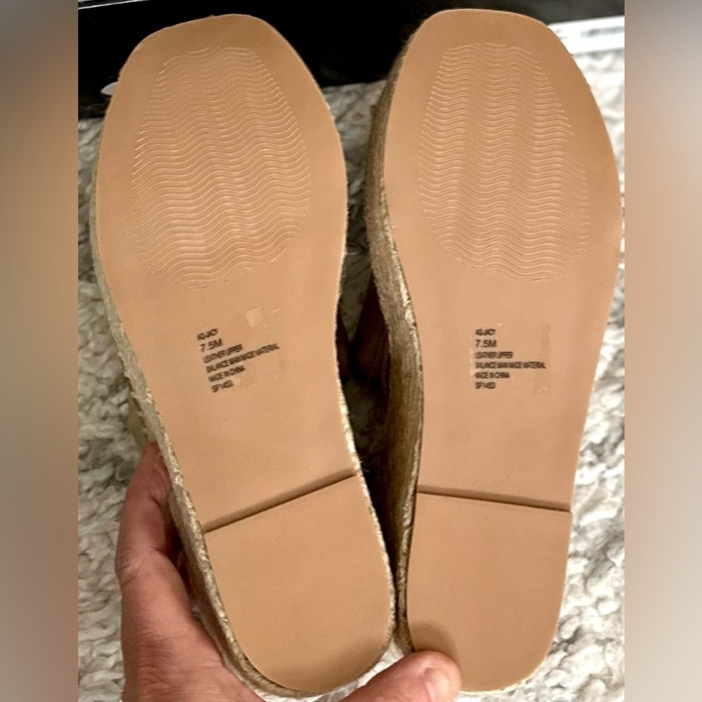 NWT Aqua Jacy Gold Leather Espadrille Platform Wedges — 7.5 | Summer Staple - Picture 14 of 14